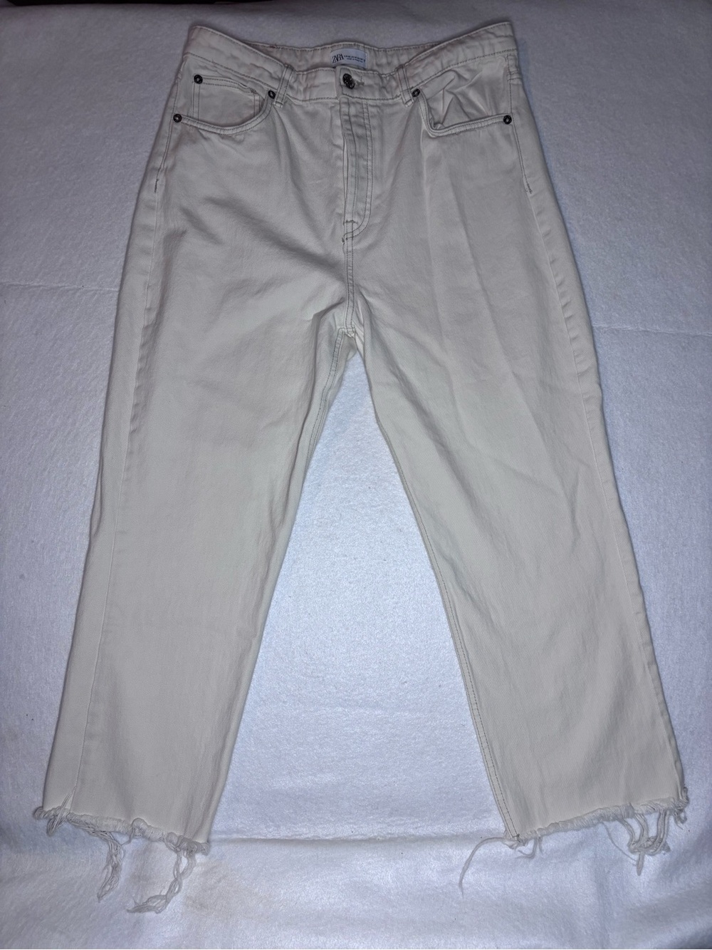 Zara Woman’s Cream Relaxed Straight-Leg Cropped Jeans Size 14